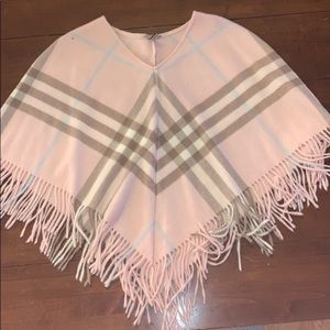 Burberry poncho pink